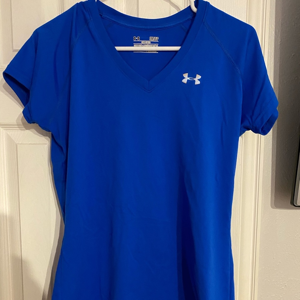 Semi-Fitted Women’s Under Armour Shirt